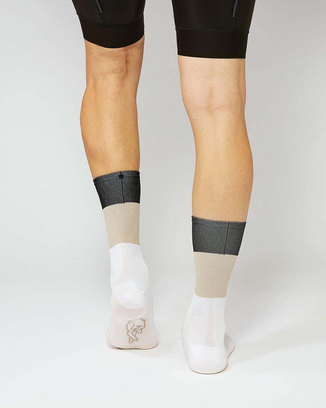 Block 01_05 Cykelstrømper - Fingerscrossed - Sand / Hvid / Sort | Fingerscrossed | gioventu.cc