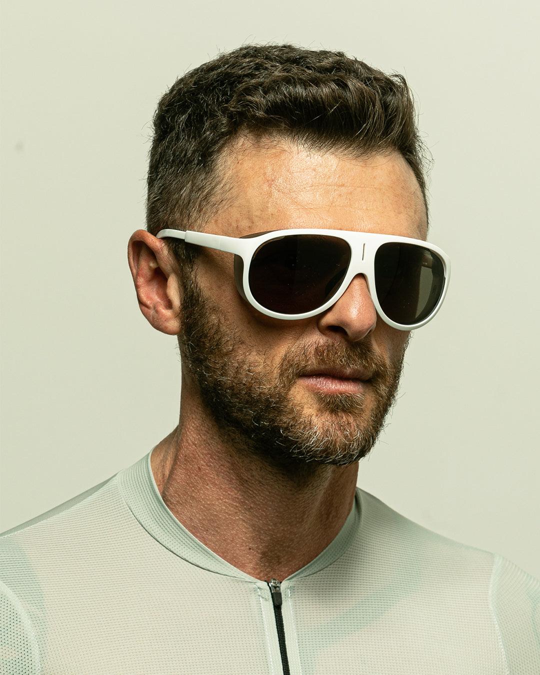 SOLO VZUM Cykelbriller - Alba Optics - Hvid / Leaf | Alba Optics | gioventu.cc